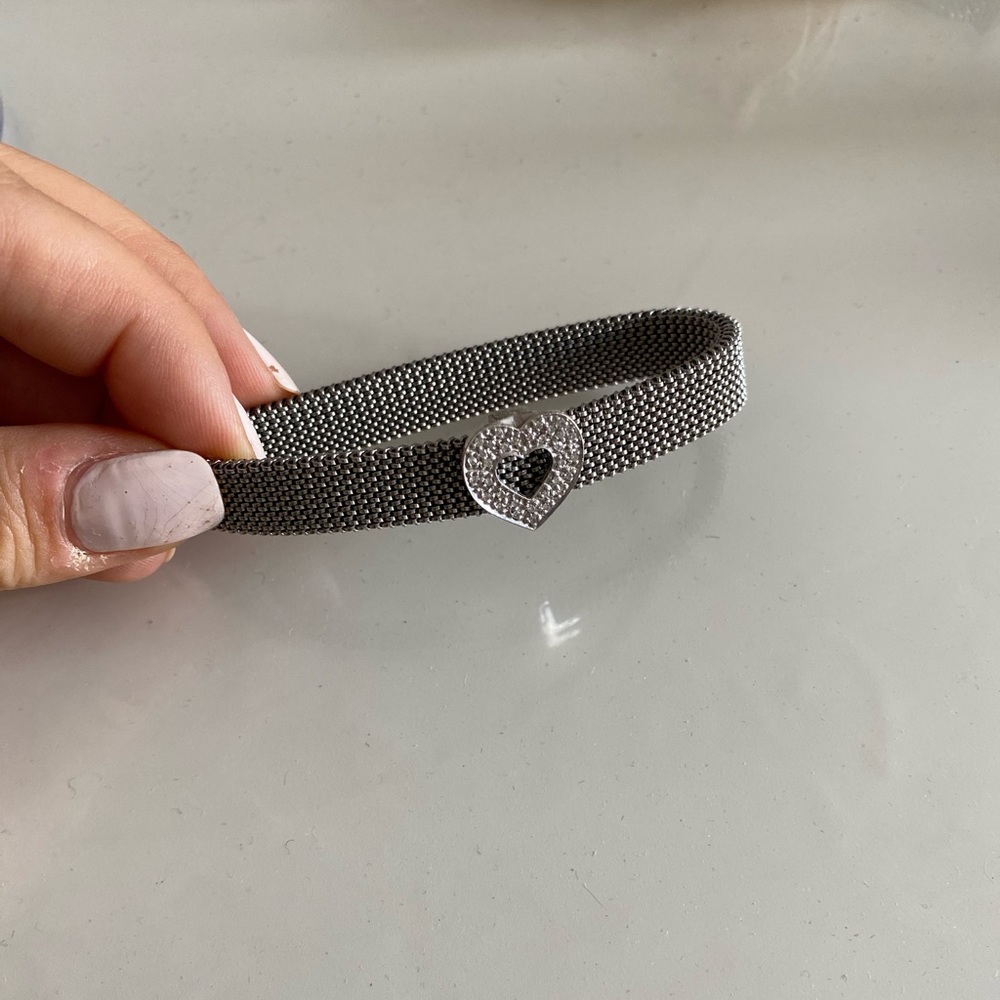 Silver bracelet with diamond heart